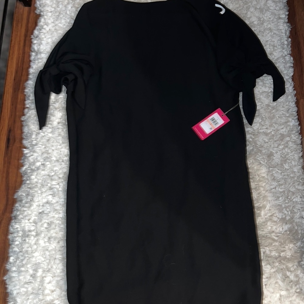 Nwt cold shoulder black Vince camuto dress